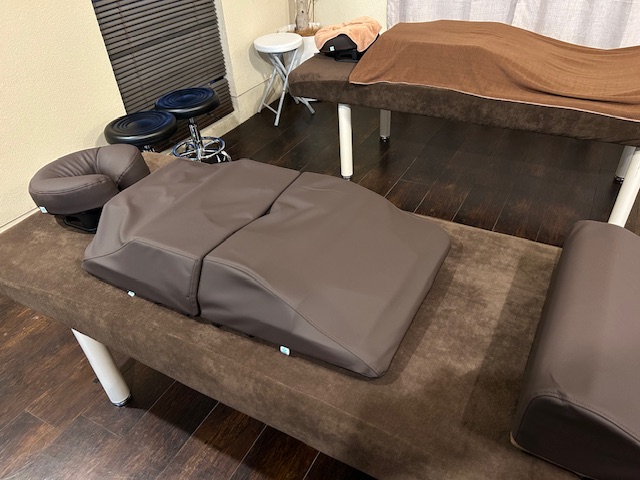 マッサージ 岐南 コリトリサロン 楽 RAKU ベッドスペース