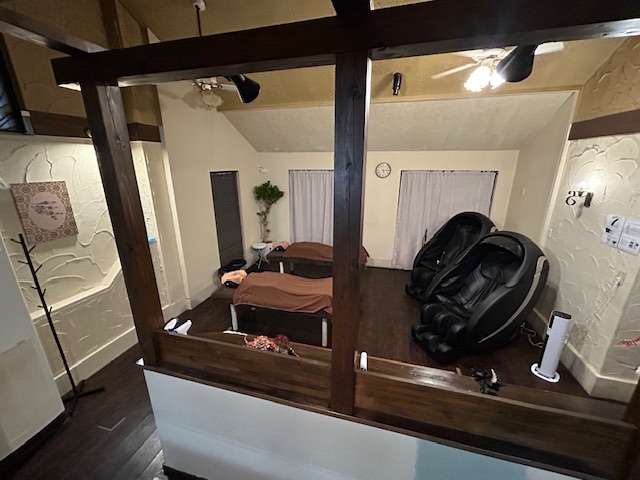 マッサージ 岐南 コリトリサロン 楽 RAKU 店内風景